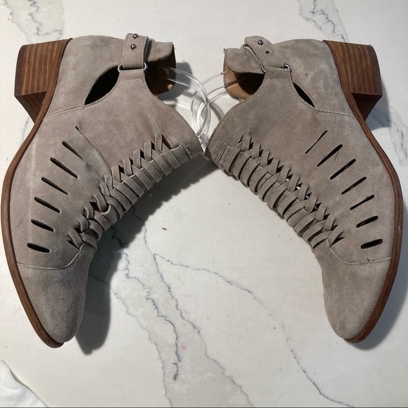 𝅺SAM EDELMAN Sz 9 Suede Crisscross  Cut Out Detail Buckles Stacked Heel Booties - Picture 9 of 15